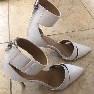 ⭐️⭐️4 for $15 plus $4.99 shipping ⭐️ Just Fab